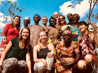 studenten op bezoek in Rwanda